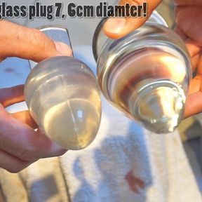 7,6 cm diameter glas anal plug entering my asshole