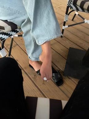 Footgoddess and hookah