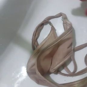 EROTIC NARRATOR WASHES HER Thongs AFTER SHE ARRIVES FROM S3X WITH HER LOVER