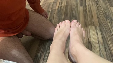 Licking my Step Daughter Sexy Fet an Toes