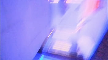 Puta infiel me da las nalgas mientras recibe llamada