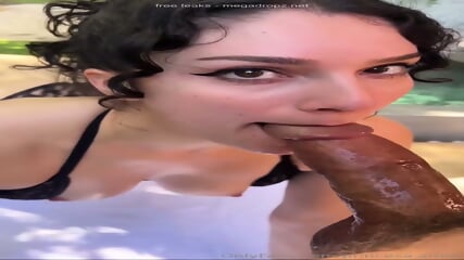 Princesa Amor's Poolside Penetration