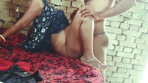 Bhaiya ne Suman bhabhi ke chut chod ke nighty me mall gira diya.indian desi village pregnant wife ki hard sexy hindi video
