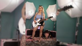 ”GIRLFRIENDS FILMS Lesbian curious rocker Skylar Vox & photographer Spencer Bradley”