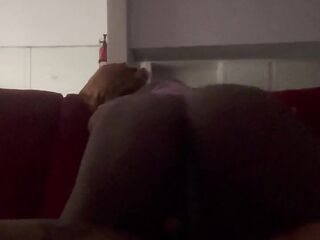 Large Black butt bouncing see til the end