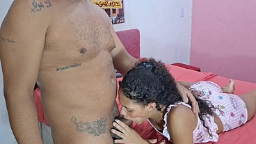 Novinha de 18 anos faz 100% sexo anal com seu padrinho