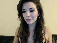 Amazing Beauty Babe Plays her Pussy on Cam