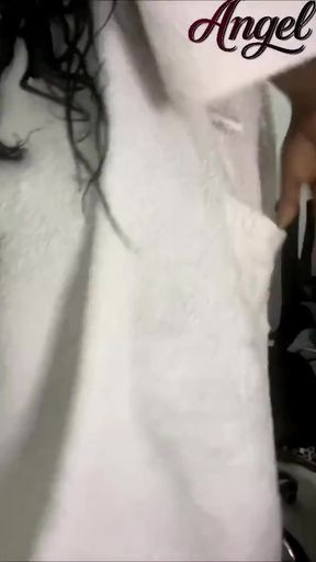 Stopping showing me to you! Fetish of standing still and showing her breasts   Clip 1