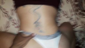 vecino le miente a su esposa que saldra tarde de trabajar para cogerme por mi ano