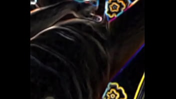 Se me para la verga y me la toco