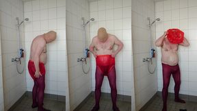 strumpfhose und inkontinenzhose in der dusche