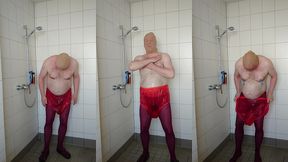 strumpfhose und inkontinenzhose in der dusche