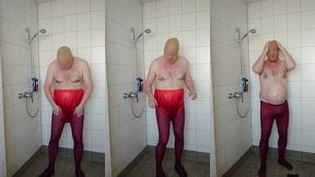 strumpfhose und inkontinenzhose in der dusche