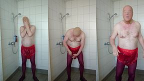 strumpfhose und inkontinenzhose in der dusche
