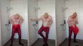 strumpfhose und inkontinenzhose in der dusche