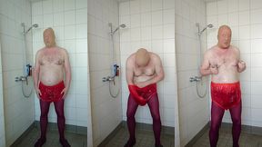 strumpfhose und inkontinenzhose in der dusche