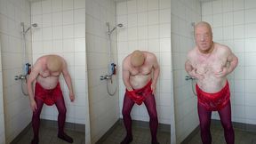 strumpfhose und inkontinenzhose in der dusche