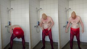 strumpfhose und inkontinenzhose in der dusche