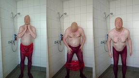 strumpfhose und inkontinenzhose in der dusche