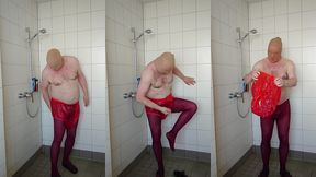 strumpfhose und inkontinenzhose in der dusche