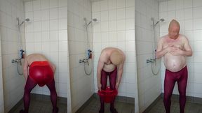 strumpfhose und inkontinenzhose in der dusche