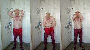 strumpfhose und inkontinenzhose in der dusche