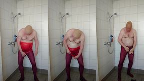 strumpfhose und inkontinenzhose in der dusche