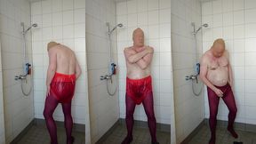 strumpfhose und inkontinenzhose in der dusche