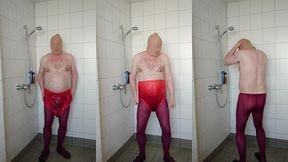 strumpfhose und inkontinenzhose in der dusche