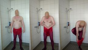 strumpfhose und inkontinenzhose in der dusche