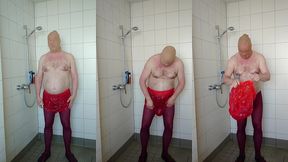strumpfhose und inkontinenzhose in der dusche