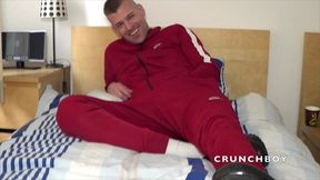 soumis se pend une grosse bite dans le cul sans capote