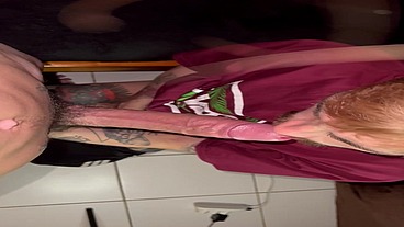 Loirinho mamando rolona
