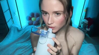 shy skinny college blonde from OF does first naughty live stream