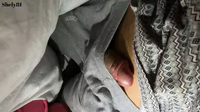 Secret stepmom gives fast handjob to my cock