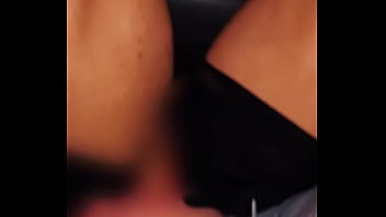 Viaje con mi cu&ntilde_4d0 despues de unos tragos resulta en una mamada y cogida a mi culo