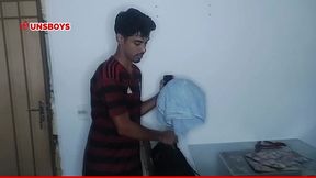 estudante novinho dotado tomando banho depois da aula - solo unsboys