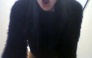 Horny femboy shaking his ass