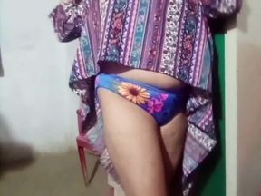 Indian hot bhabhi for cock for her hard ass fingers and pussy in dildo kar orgasm sukh ho gayi hindi