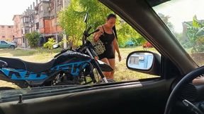 How splendid how he makes speed changes while he is driving (3)