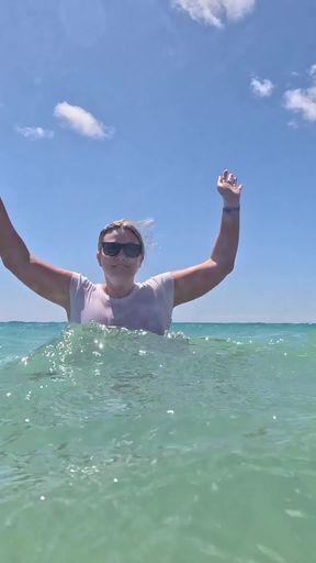 Wet White T-shirt Swimming Underwater
