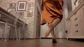 Worship Pantyhose Of Weronika In Antique Hotel Room