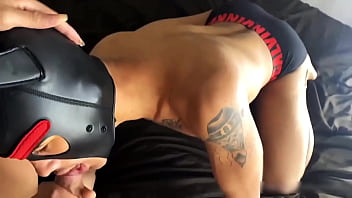DOMINANDO PASSIVO FODENDO A BUNDA DELE