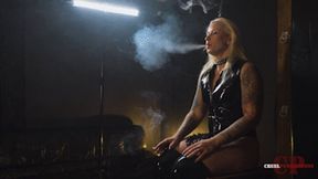 Glistening lips and smoke 4K MP4