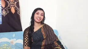 Bangladeshi babe enjoys dirty audio sex in viral video.