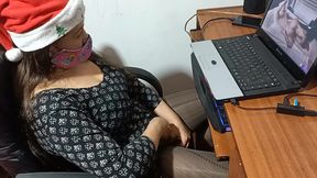 anal sex ass fuck esposa puta, ama de casa se calienta mirando porno sucio y entrega el culo al amigo de su marido en navidad