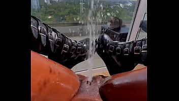 Squirting like a water fountain after the hard Strokes