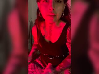 umami sabe domesticarte con su thong on