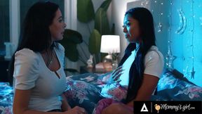 Stepdaughter′s Fantasy Becomes Mom′s Pleasure - MILF Reagan Foxx Devours Gia DiBella