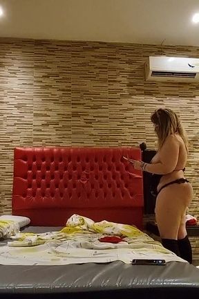 Uruguayan MILF Has Sex In A Motel While Her Husband Works